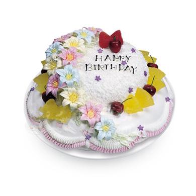五彩缤纷:双层的鲜奶水果蛋糕，数朵颜色各异的雕花和时令水果点缀修饰