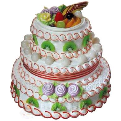 我心飞翔:三层圆形蛋糕,由奶油，水果,鲜各色玫瑰等材料组成,绝对新鲜.美味可口.