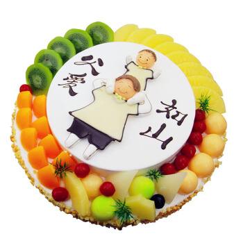 父爱如山:水果蛋糕，中间夹心水果，表面水果装饰！