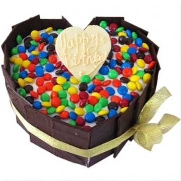 绚烂的日子:心形鲜奶蛋糕，巧克力围圈，彩色糖果铺面