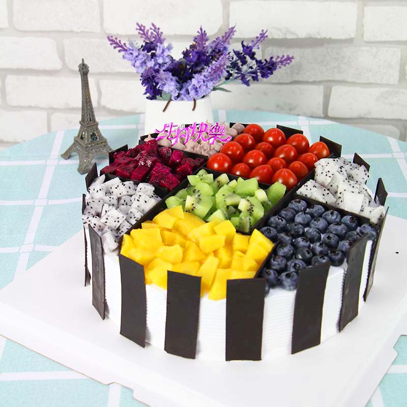 我想要的幸福:九宫格水果蛋糕，新鲜水果铺面，巧克力围边
